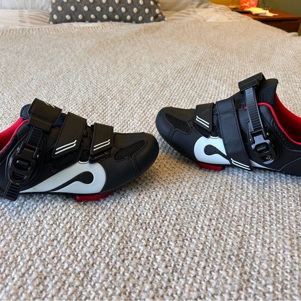 Peloton shoes. Like new!